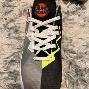 Nike Kids Lebron 18 low Bugs x Marvin shoes